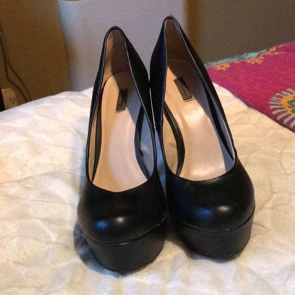 Black high heels - Picture 1 of 5
